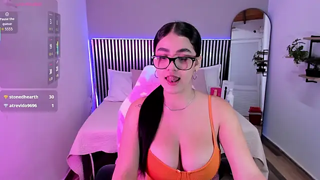 Snapshot of Hanah_Greey chatting on June 24, 7:22 pm Hanah Greey online show from June 24, 7:22 pm