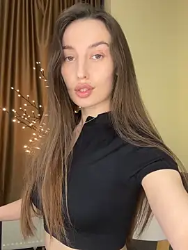 Polli Kiss online show from February 17, 4:15 pm