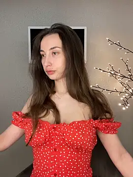 Polli Kiss online show from June 1, 6:29 pm