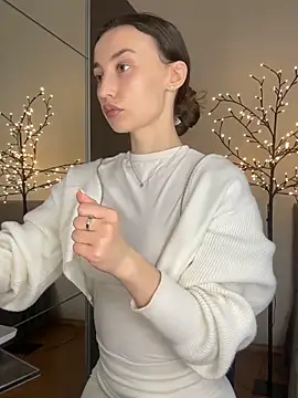 Polli Kiss online show from February 18, 4:25 pm