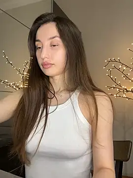 Polli Kiss online show from February 25, 4:40 pm