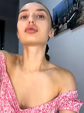 Polli Kiss online show from September 26, 7:32 pm