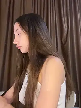 Polli Kiss online show from September 10, 4:28 pm