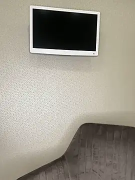 Polli Kiss online show from March 15, 6:26 pm