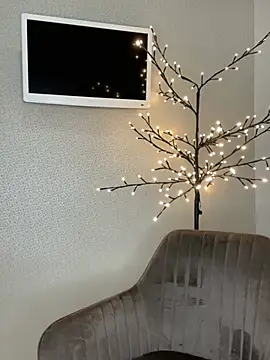 Polli Kiss online show from April 2, 6:47 pm