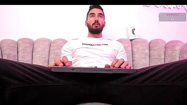 Joao Batista Oficial online show from March 1, 11:04 pm