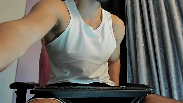 Snapshot of Joao_Batista_Oficial chatting on June 18, 12:31 am Joao Batista Oficial online show from June 18, 12:31 am