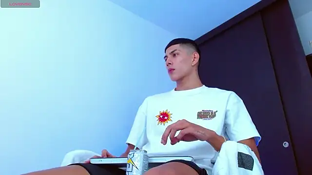 Valerio 20 online show from March 15, 7:48 pm