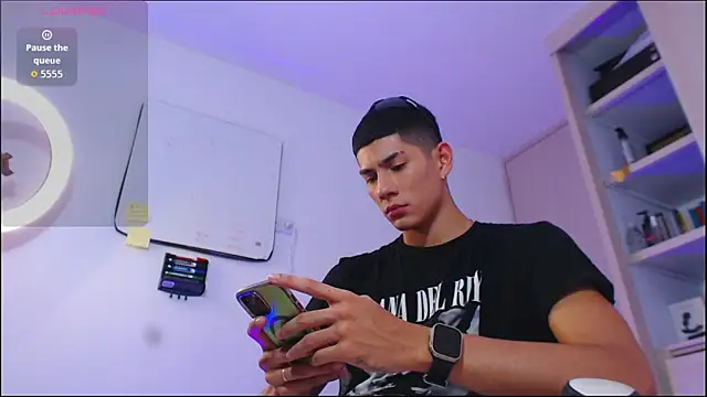 Snapshot of Valerio_20 chatting on May 1, 9:53 pm Valerio 20 online show from May 1, 9:53 pm