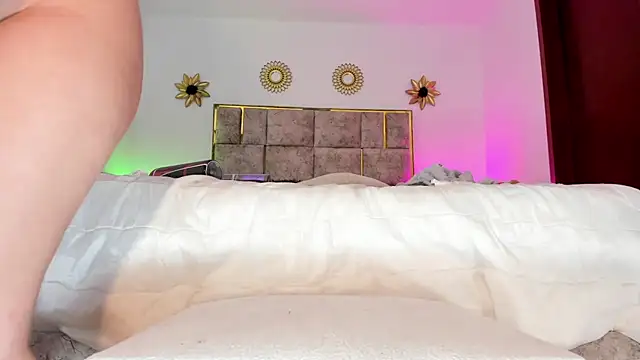 Snapshot of charylove11 chatting on February 15, 7:27 am charylove11 online show from February 15, 7:27 am