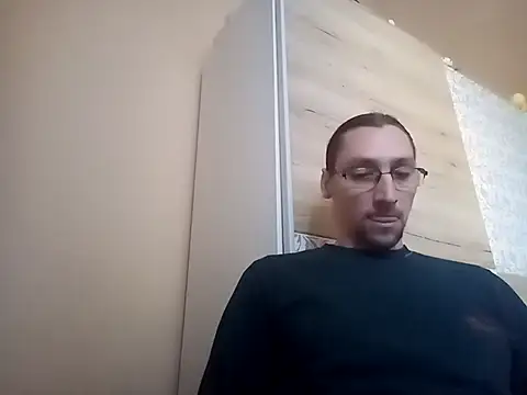 Snapshot of 8Arch9 chatting on February 10, 1:44 pm 8Arch9 online show from February 10, 1:44 pm
