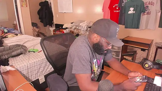 MrChuckDailyXXX online show from October 9, 10:54 pm