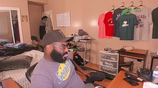 MrChuckDailyXXX online show from October 8, 5:09 am