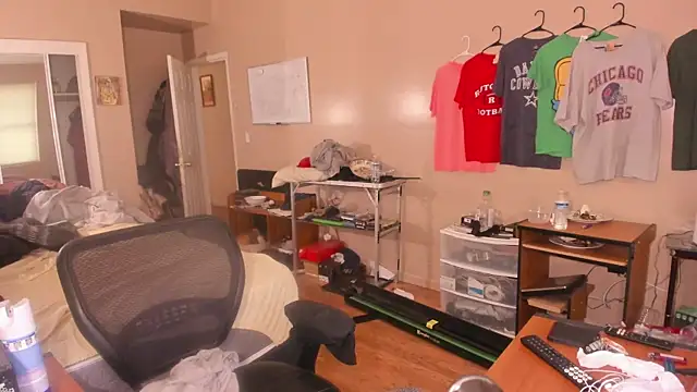 MrChuckDailyXXX online show from October 3, 8:32 pm