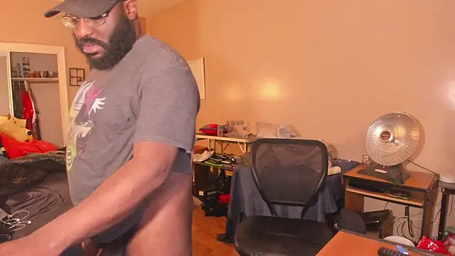 MrChuckDailyXXX online show from April 27, 5:05 am