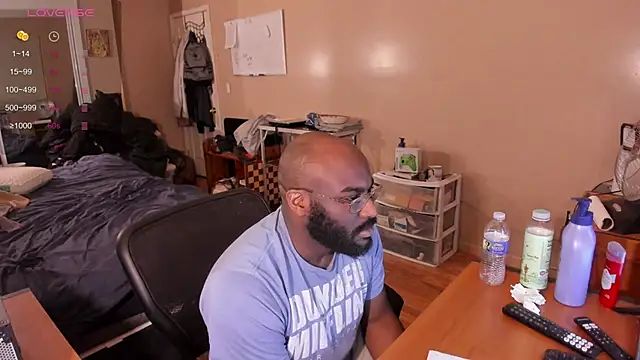 MrChuckDailyXXX online show from February 10, 1:35 am