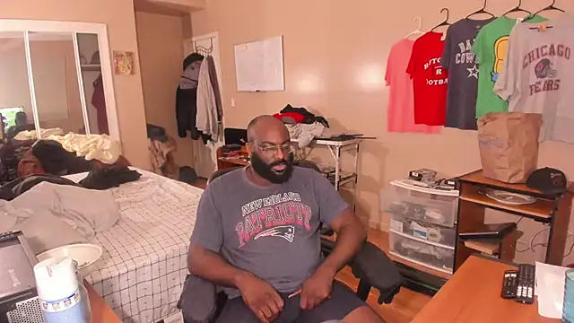 MrChuckDailyXXX online show from October 6, 2:35 am