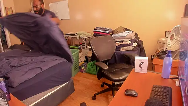 MrChuckDailyXXX online show from February 2, 4:22 pm