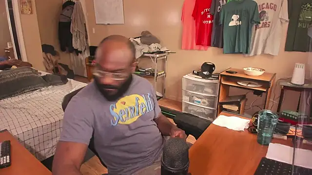 MrChuckDailyXXX online show from October 8, 5:24 pm