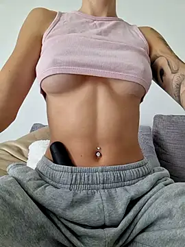 EileX official online show from January 13, 1:04 pm