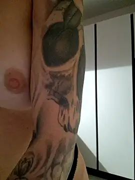 EileX official online show from February 8, 5:43 pm