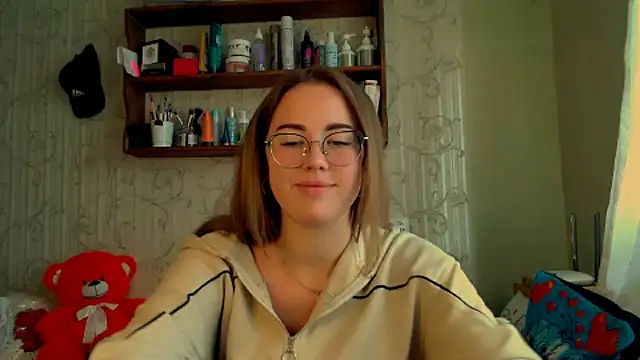 Snapshot of luxie_milady chatting on October 18, 11:01 am luxie milady online show from October 18, 11:01 am