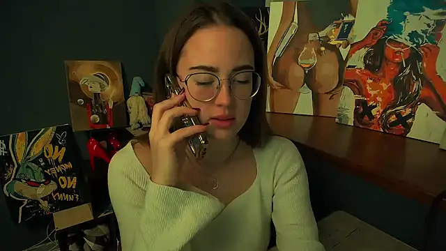 luxie milady online show from February 16, 1:43 pm