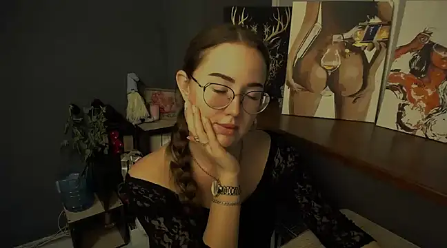 Snapshot of luxie_milady chatting on March 7, 2:56 pm luxie milady online show from March 7, 2:56 pm