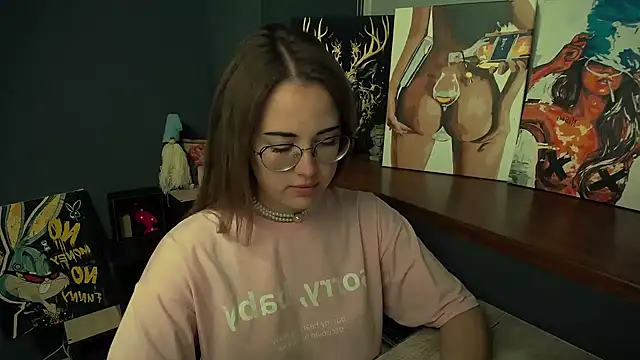 Snapshot of luxie_milady chatting on September 22, 10:32 am luxie milady online show from September 22, 10:32 am