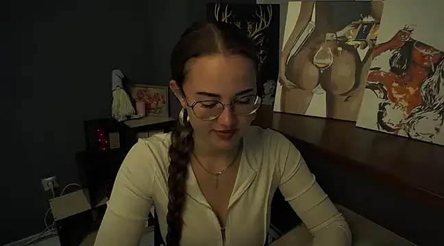 Snapshot of luxie_milady chatting on March 11, 2:51 pm luxie milady online show from March 11, 2:51 pm