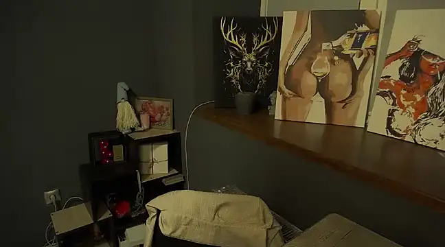 Snapshot of luxie_milady chatting on March 10, 1:21 pm luxie milady online show from March 10, 1:21 pm