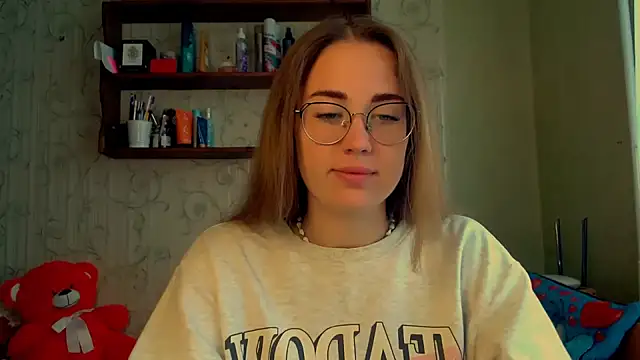 Snapshot of luxie_milady chatting on October 3, 9:44 am luxie milady online show from October 3, 9:44 am