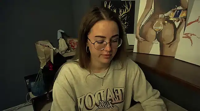 Snapshot of luxie_milady chatting on February 11, 4:46 pm luxie milady online show from February 11, 4:46 pm