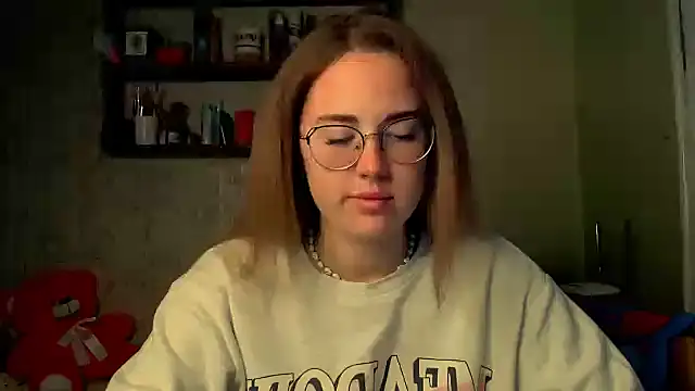 Snapshot of luxie_milady chatting on October 4, 3:57 pm luxie milady online show from October 4, 3:57 pm