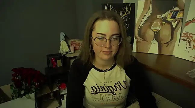 Snapshot of luxie_milady chatting on February 17, 5:01 pm luxie milady online show from February 17, 5:01 pm