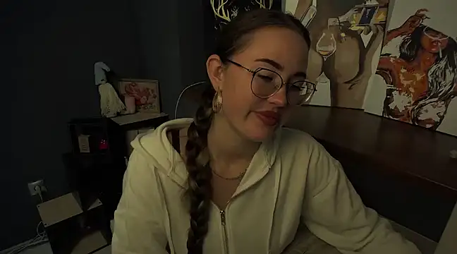 Snapshot of luxie_milady chatting on March 19, 4:45 pm luxie milady online show from March 19, 4:45 pm