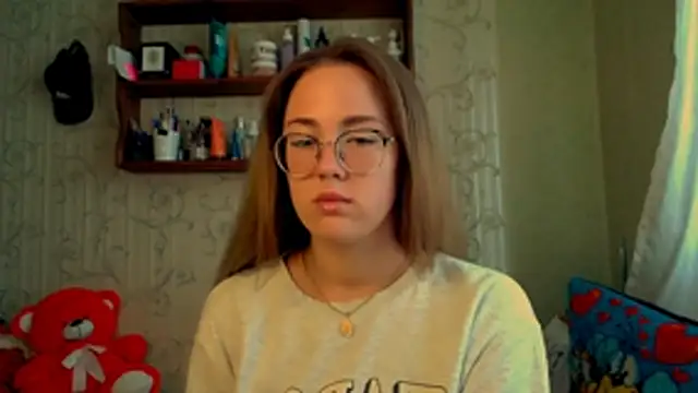 Snapshot of luxie_milady chatting on October 24, 9:52 am luxie milady online show from October 24, 9:52 am