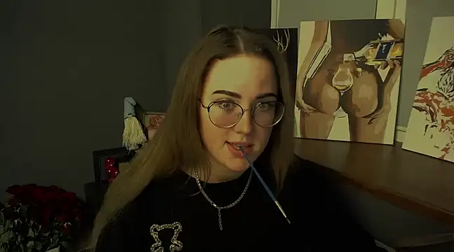 Snapshot of luxie_milady chatting on February 21, 1:55 pm luxie milady online show from February 21, 1:55 pm