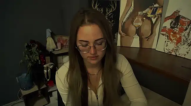 Snapshot of luxie_milady chatting on March 3, 4:05 pm luxie milady online show from March 3, 4:05 pm