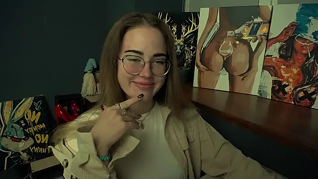 Snapshot of luxie_milady chatting on November 6, 1:48 pm luxie milady online show from November 6, 1:48 pm