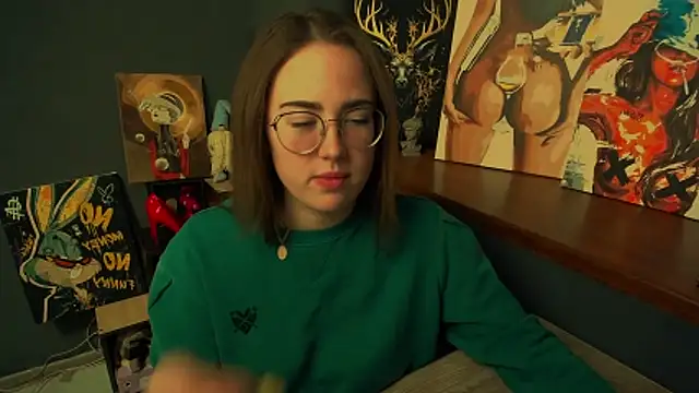 luxie milady online show from February 20, 1:35 pm