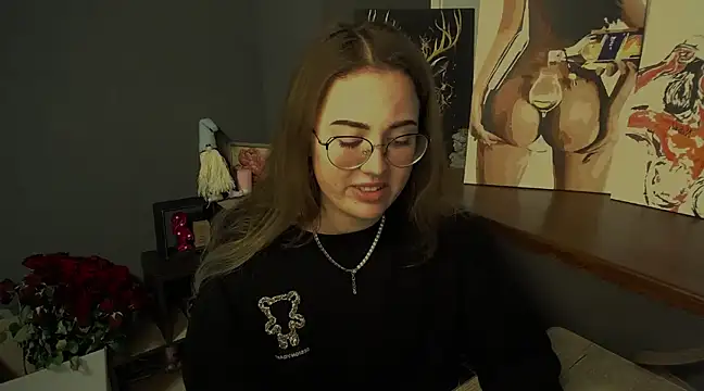 Snapshot of luxie_milady chatting on February 21, 4:59 pm luxie milady online show from February 21, 4:59 pm