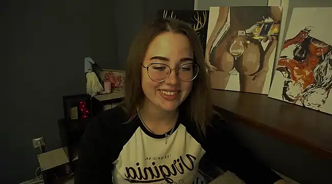 Snapshot of luxie_milady chatting on March 13, 1:50 pm luxie milady online show from March 13, 1:50 pm