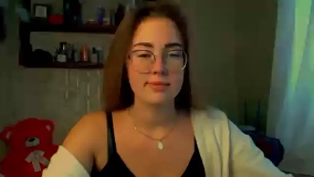 Snapshot of luxie_milady chatting on November 21, 12:37 pm luxie milady online show from November 21, 12:37 pm