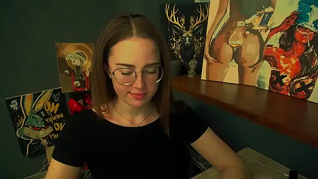 luxie milady online show from April 6, 12:50 pm