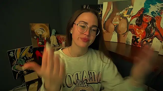 luxie milady online show from April 9, 12:44 pm