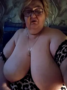 Snapshot of Awn290668 chatting on November 12, 5:44 am Awn290668 online show from November 12, 5:44 am