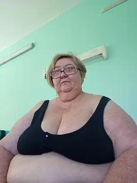 Snapshot of Awn290668 chatting on September 25, 10:10 am Awn290668 online show from September 25, 10:10 am