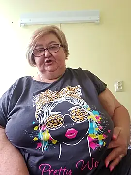 Snapshot of Awn290668 chatting on October 4, 11:01 am Awn290668 online show from October 4, 11:01 am