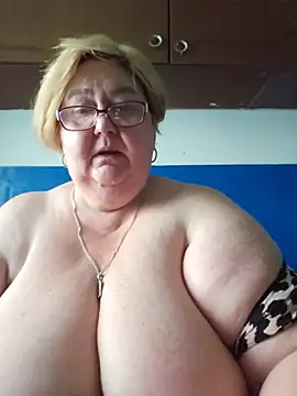 Snapshot of Awn290668 chatting on July 15, 2:51 am Awn290668 online show from July 15, 2:51 am